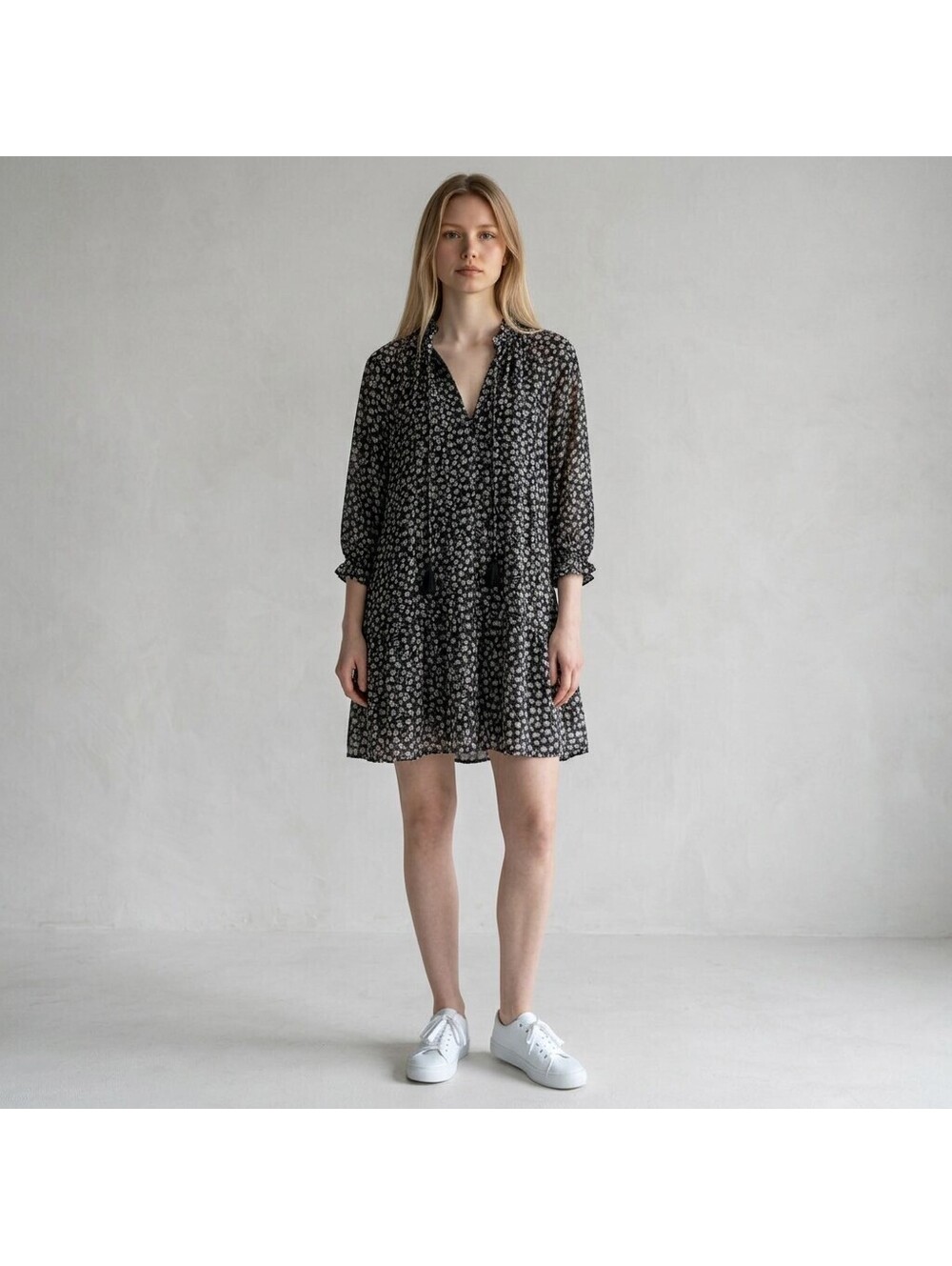 New Mod On Trend Mini Dress Women S Small Black Floral Short Tasseled V-Neck